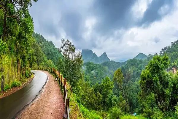 delhi to pachmarhi cabs